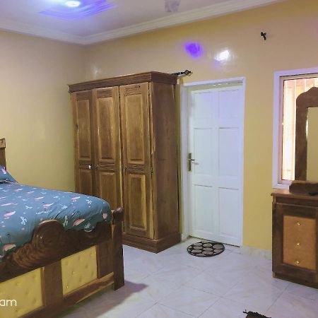 Awamuulamin Manneh Guest House Abuko Eksteriør bilde