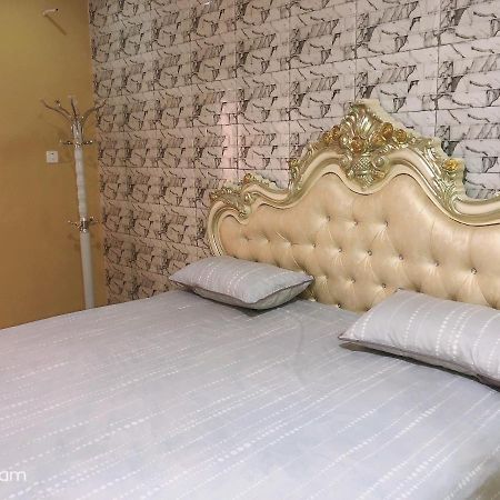 Awamuulamin Manneh Guest House Abuko Eksteriør bilde