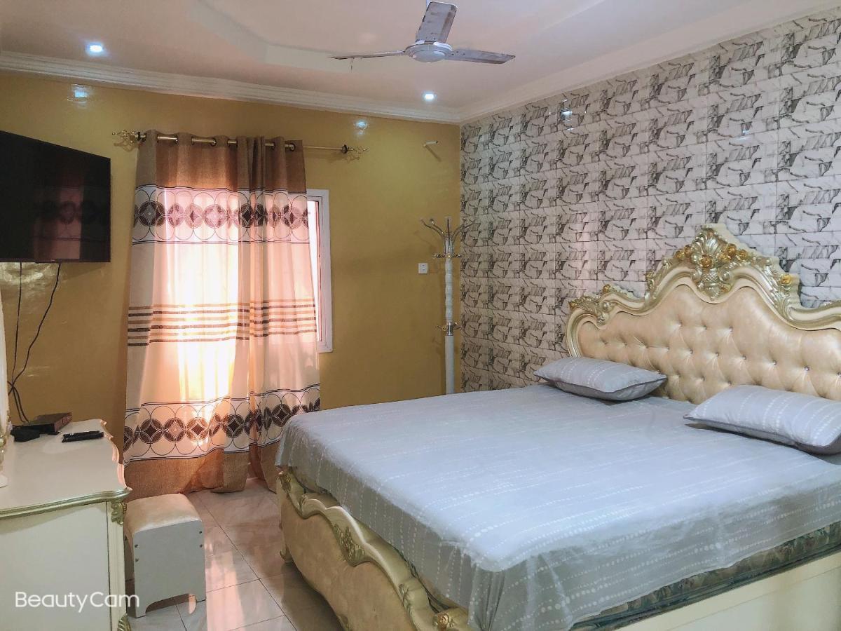 Awamuulamin Manneh Guest House Abuko Eksteriør bilde