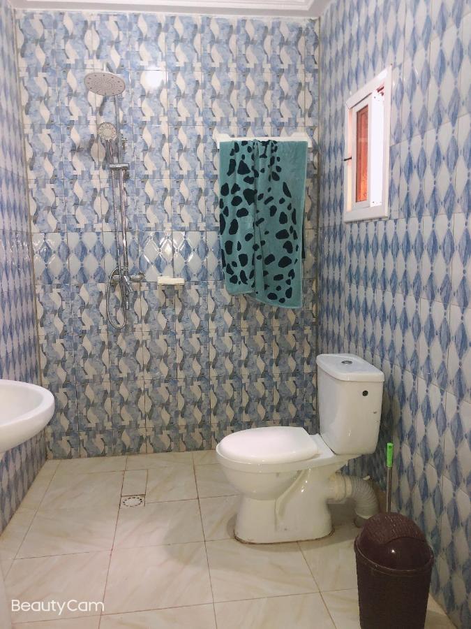 Awamuulamin Manneh Guest House Abuko Eksteriør bilde