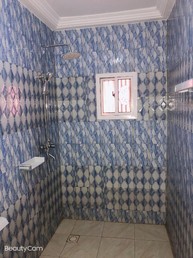 Awamuulamin Manneh Guest House Abuko Eksteriør bilde