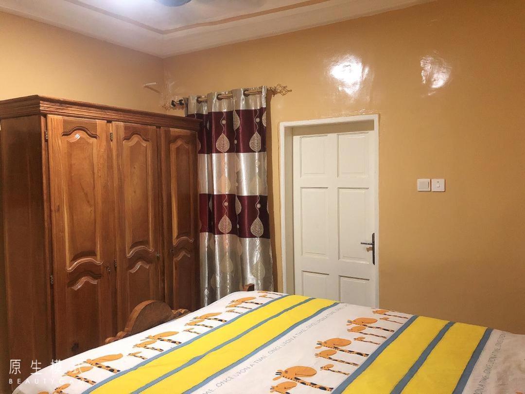 Awamuulamin Manneh Guest House Abuko Eksteriør bilde
