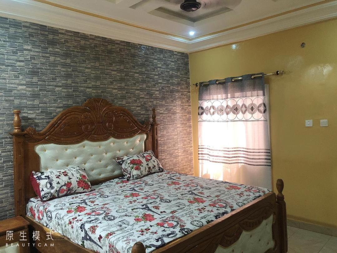 Awamuulamin Manneh Guest House Abuko Eksteriør bilde